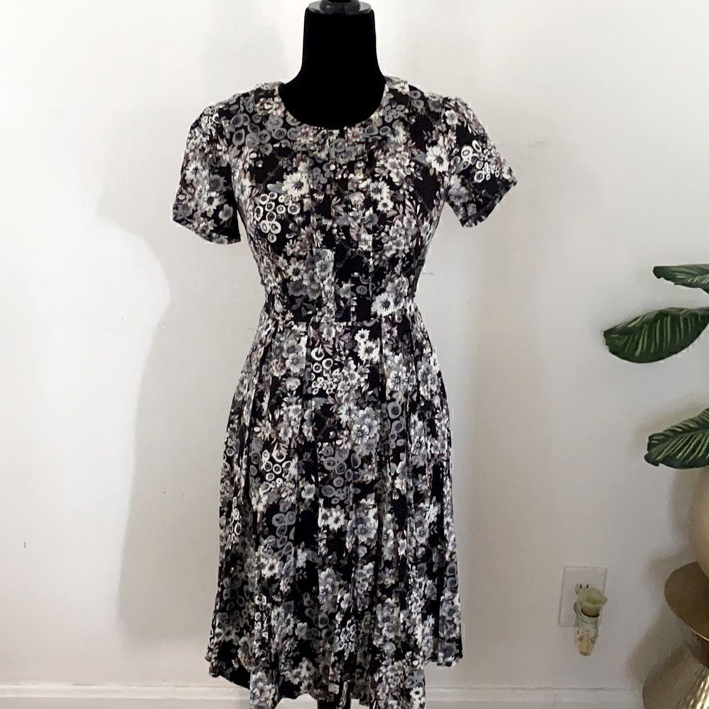 LIZA LUXE dress -floral w/Peter Pan collar